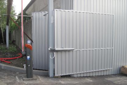 Въездная группа завода Фарма Стар. Киев