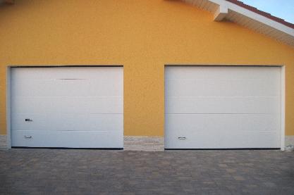 Гаражні автоматичні ворота, полотно L-гофр, колір білий.