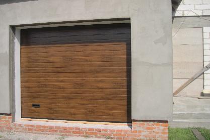 Ворота автоматичні гаражні секційні. Панель S-гофр темний дуб.