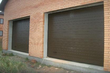 Ворота секційні Алютех. S-гофр RAL 8014