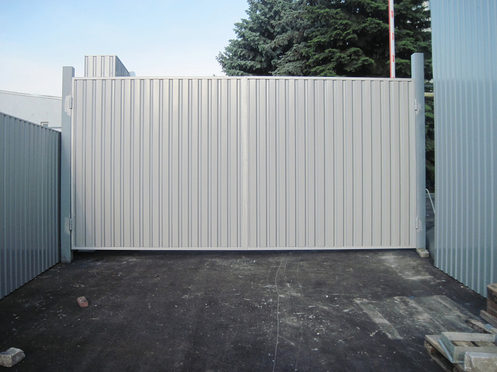 Въездная группа завода Фарма Стар. Киев