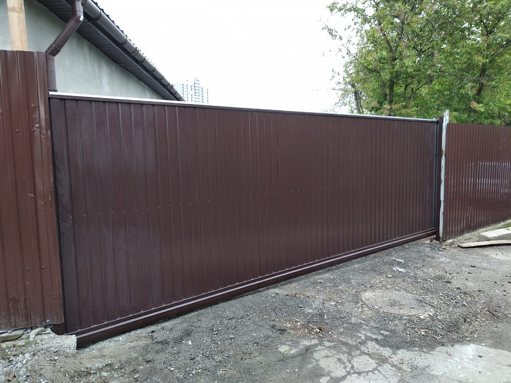 Откатные ворота.