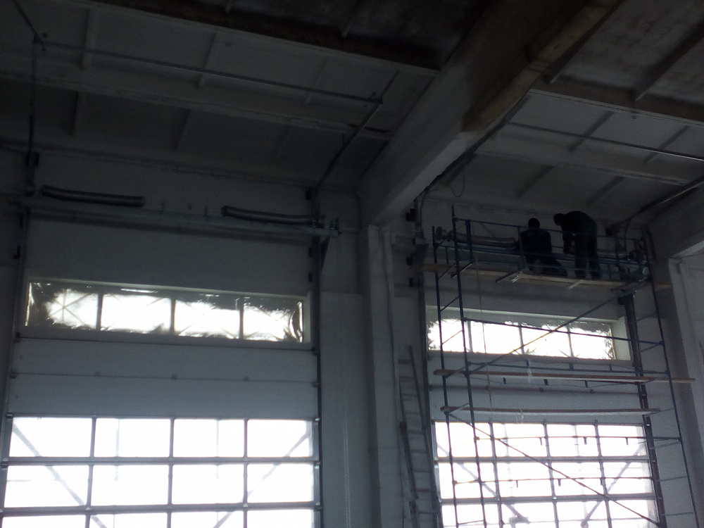 Промышленные секционные ворота Alu Therm