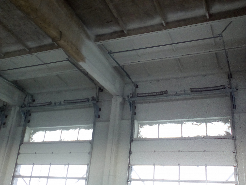 Промышленные секционные ворота Alu Therm