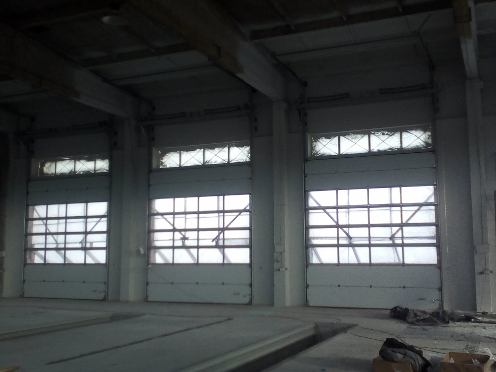 Промышленные секционные ворота Alu Therm