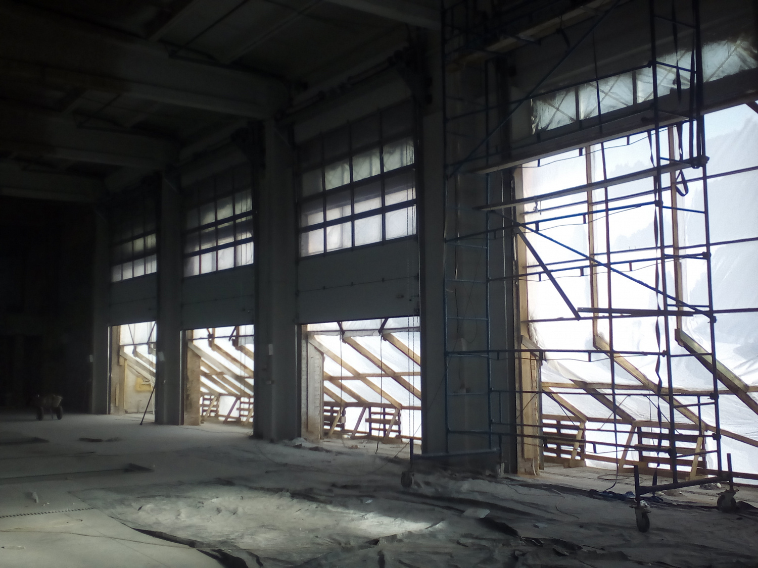 Промышленные секционные ворота Alu Therm