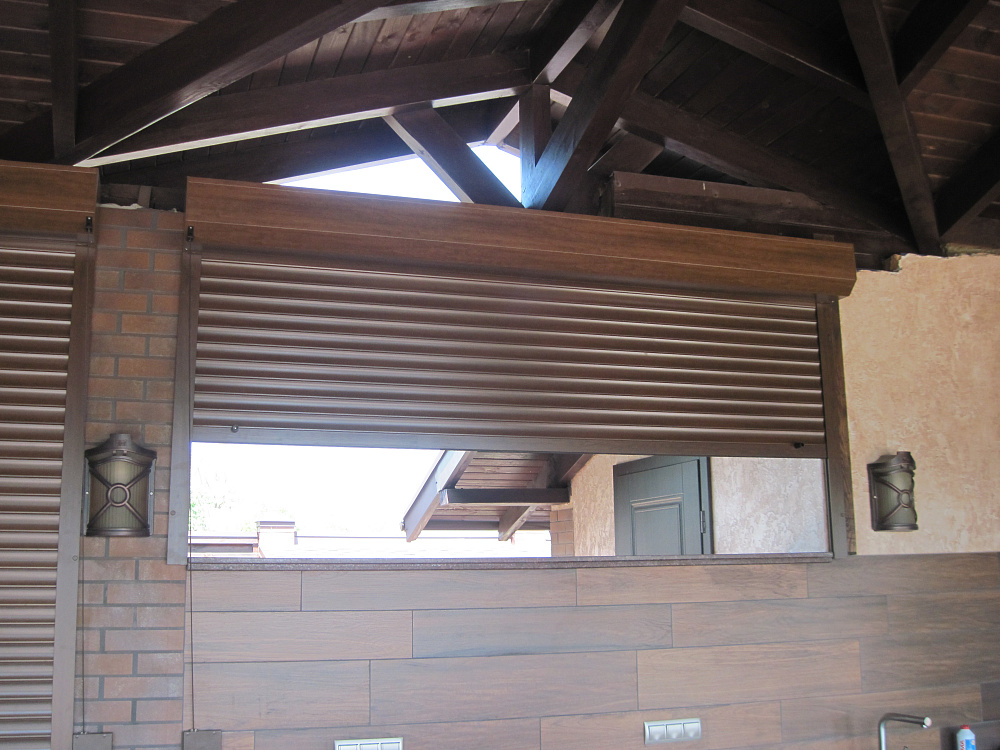 Ролети колір золотий дуб, управління укладальник для шнура редукторний.