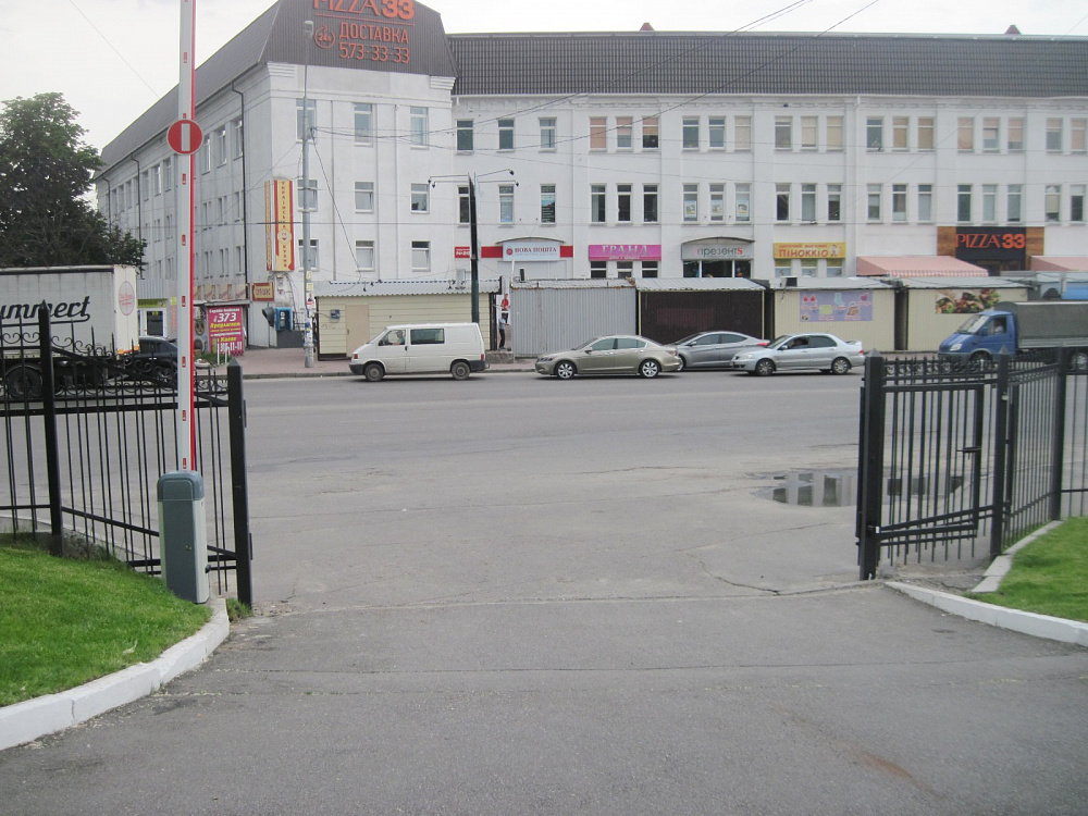 Шлагбаум AN Notors ASB6000. Киев, ул. Амурская площадь