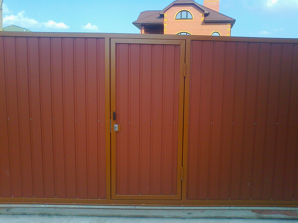 Калитка встроенная в откатные ворота. Осокорки