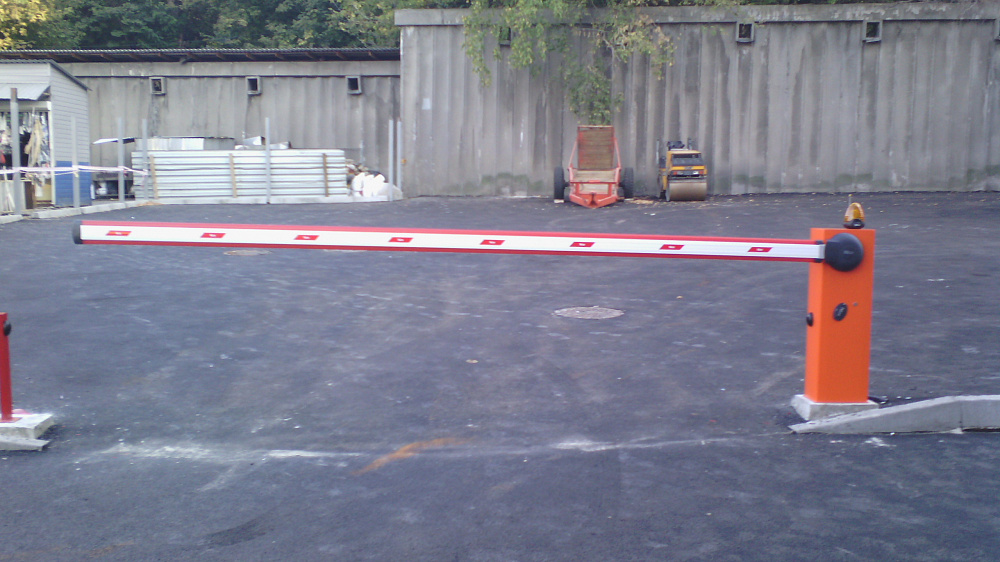 Шлагбаум Wil4 c изломом стрелы.