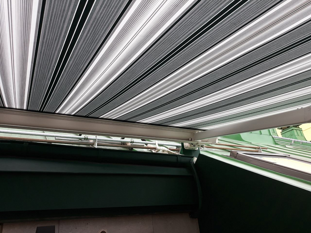 Маркиза  кассетная премиум SIROCCO. Автоматика Somfy,датчик вибрации.