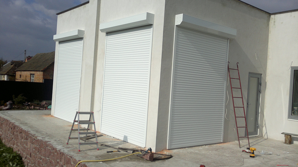 Автоматические роллеты из алюминиевого экструдированного профиля.  