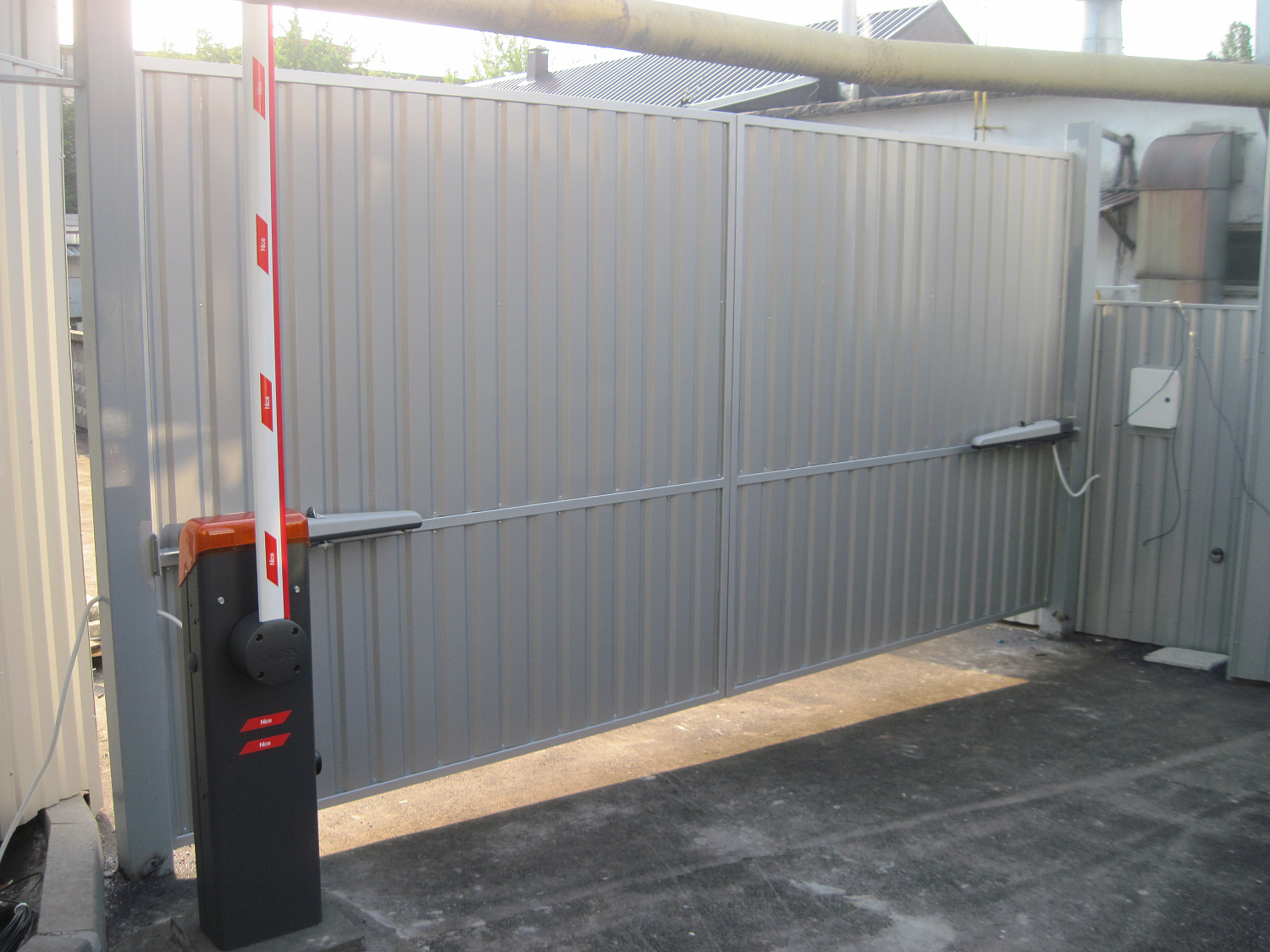 Въездная группа завода Фарма Стар. Киев