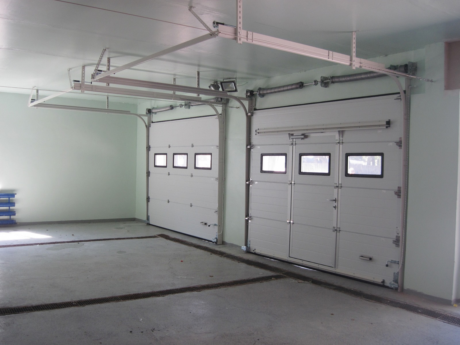 Секционные ворота Classic микроволна c антикоррозиционным покрытием. 