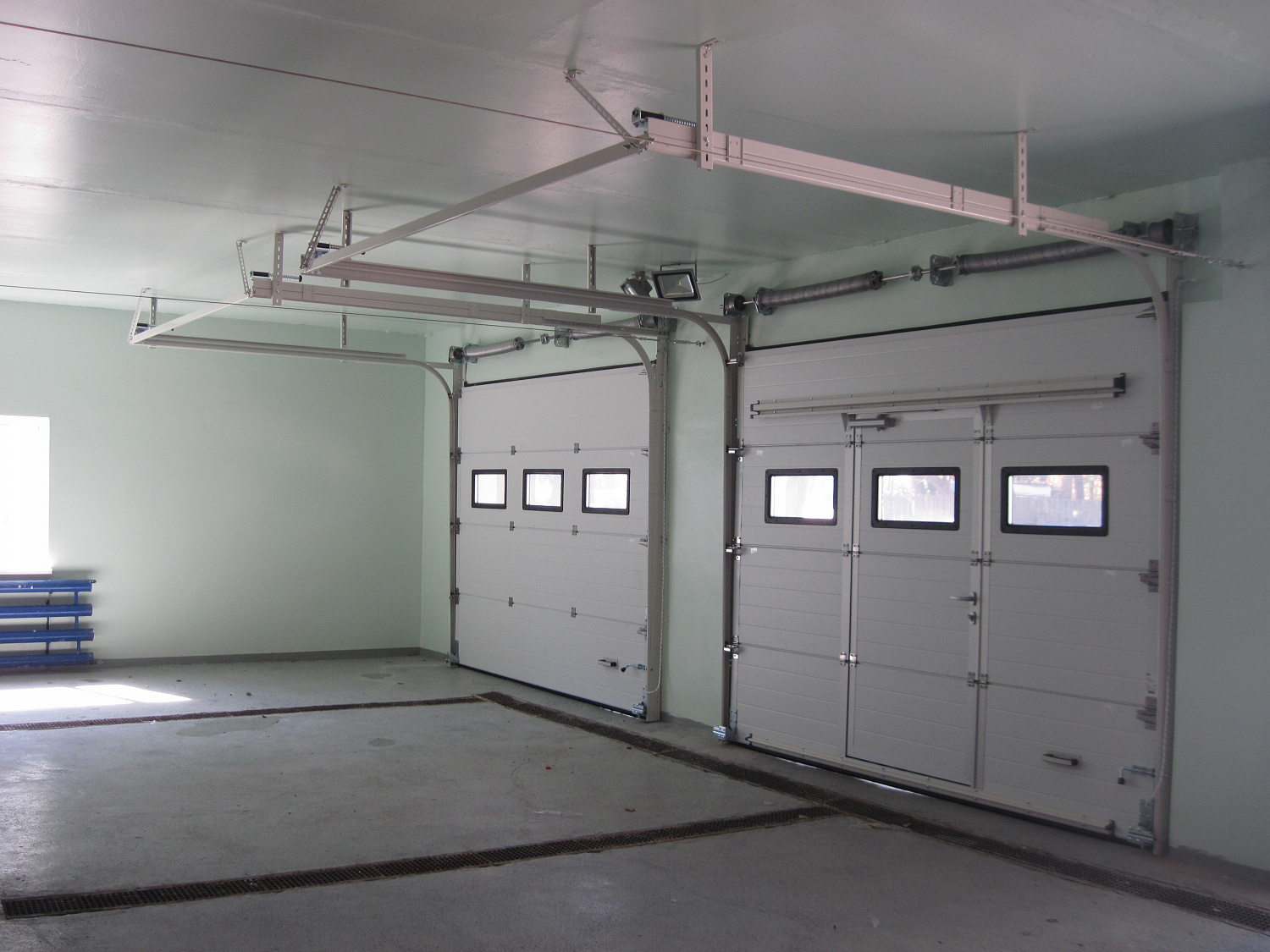 Секционные ворота Classic микроволна c антикоррозиционным покрытием. 