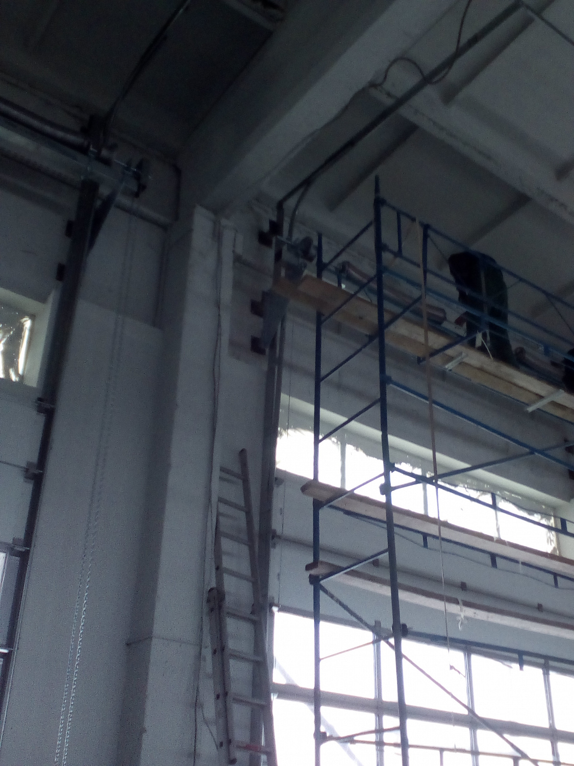 Промышленные секционные ворота Alu Therm