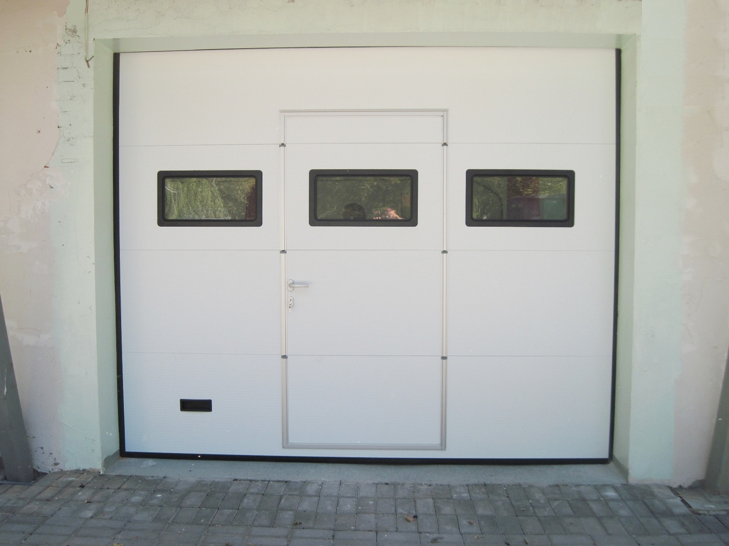 Секционные ворота Classic микроволна c антикоррозиционным покрытием. 