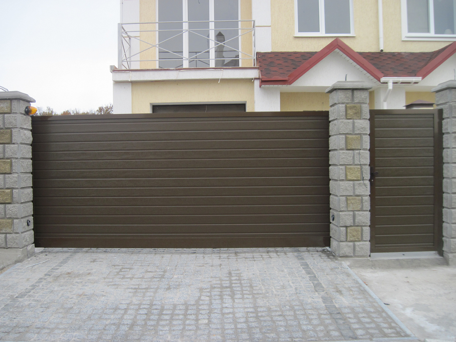 Откатные ворота и калитка серии ADS400. Михайловская Рубежовка