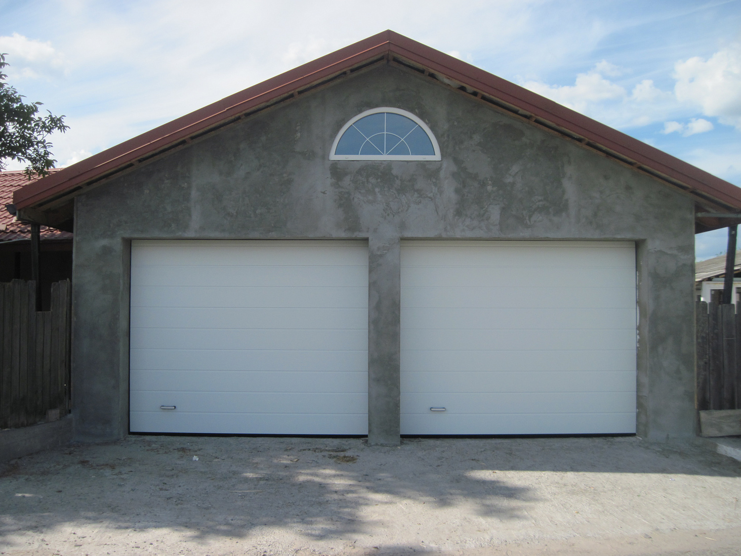 Ворота гаражные Алютех. Панель М-гофр, цвет белый,торсионные пружины.