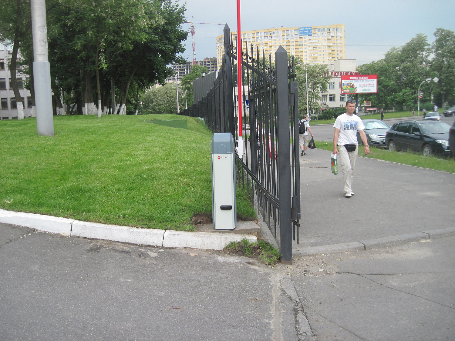 Шлагбаум AN Notors ASB6000. Киев, ул. Амурская площадь