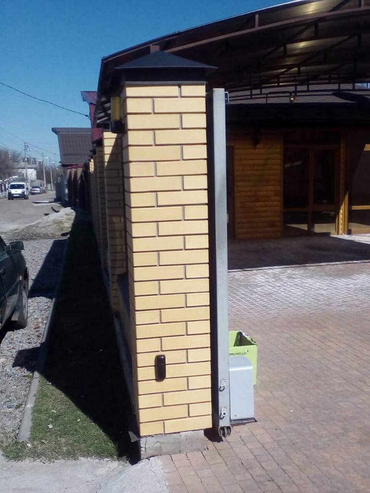 Автоматика для відкатних зсувних воріт FORT Comunello.