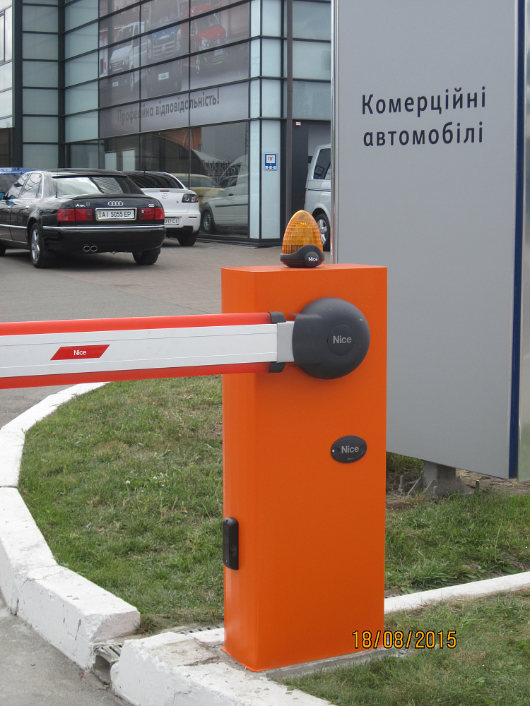 Шлагбаум Wil6 Порше Захід.