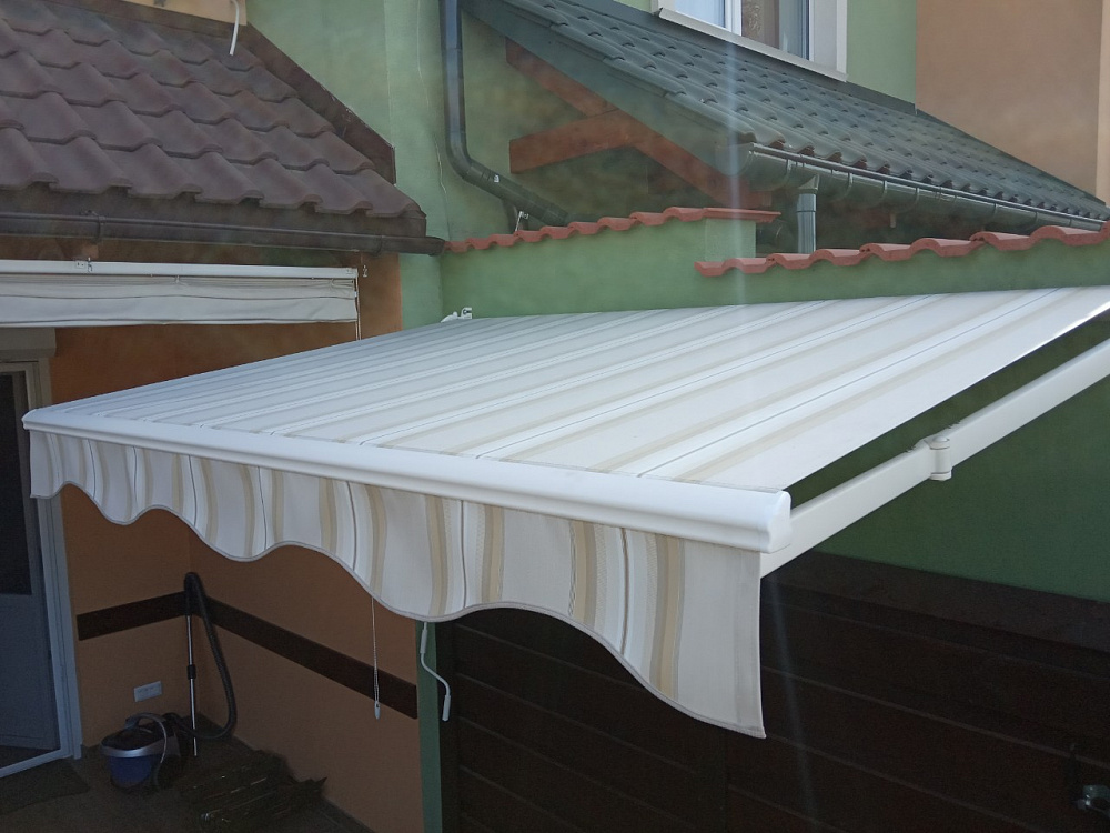 Відкрита ліктьова горизонтальна маркіза BREEZ