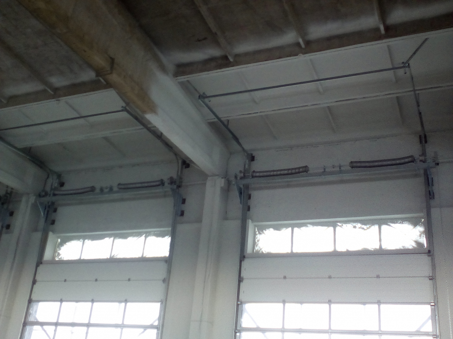 Промышленные секционные ворота Alu Therm