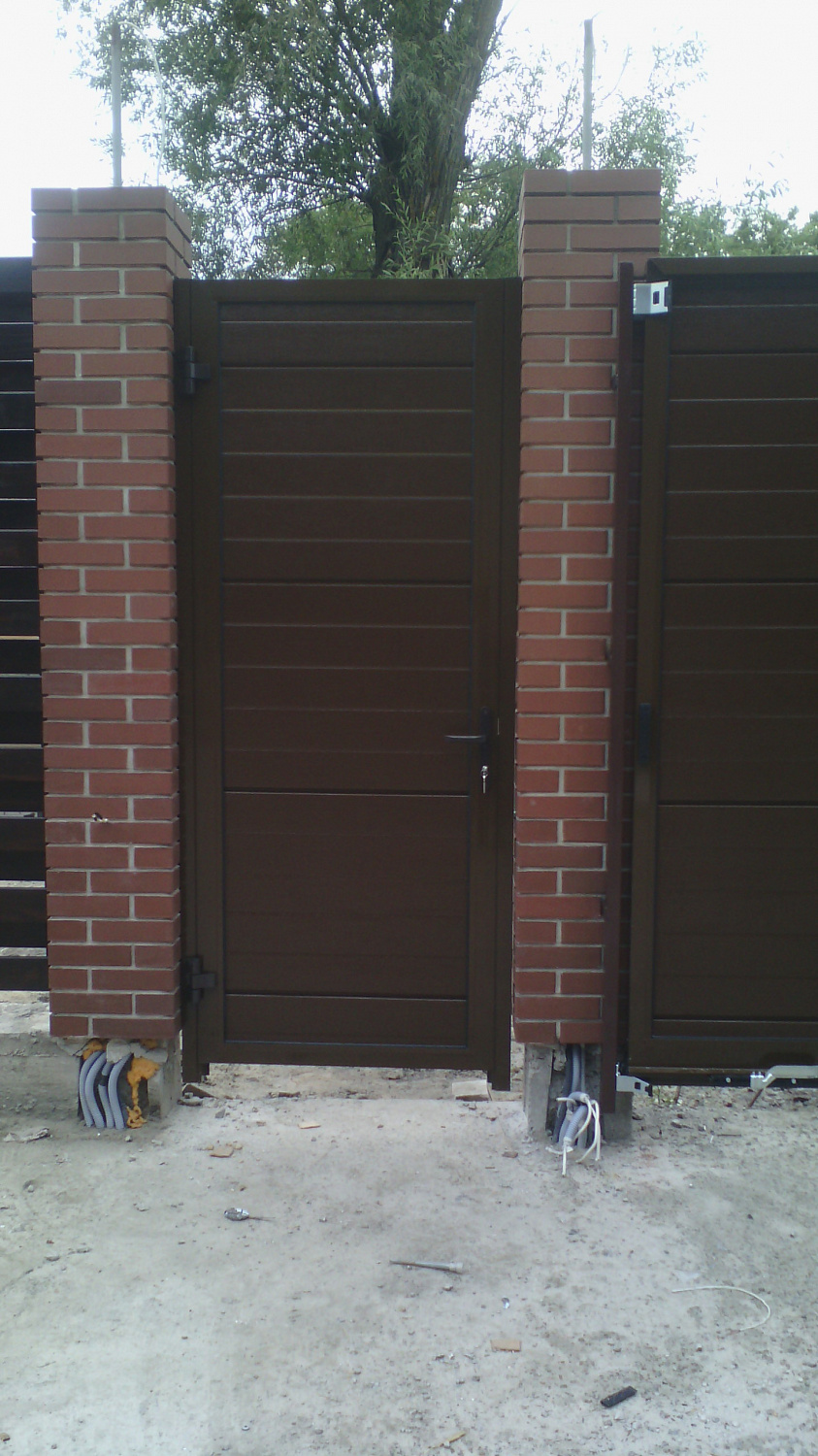 Откатные ворота и калитка серии ADS400. Рожны