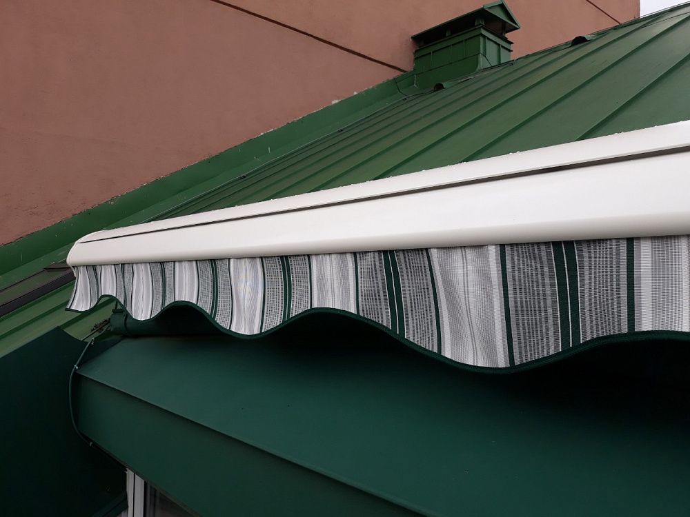 Маркиза  кассетная премиум SIROCCO. Автоматика Somfy,датчик вибрации.