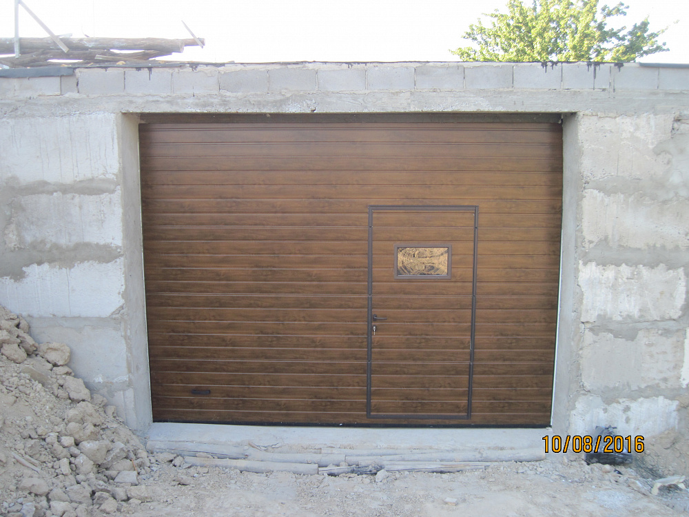 Секционные ворота Classic