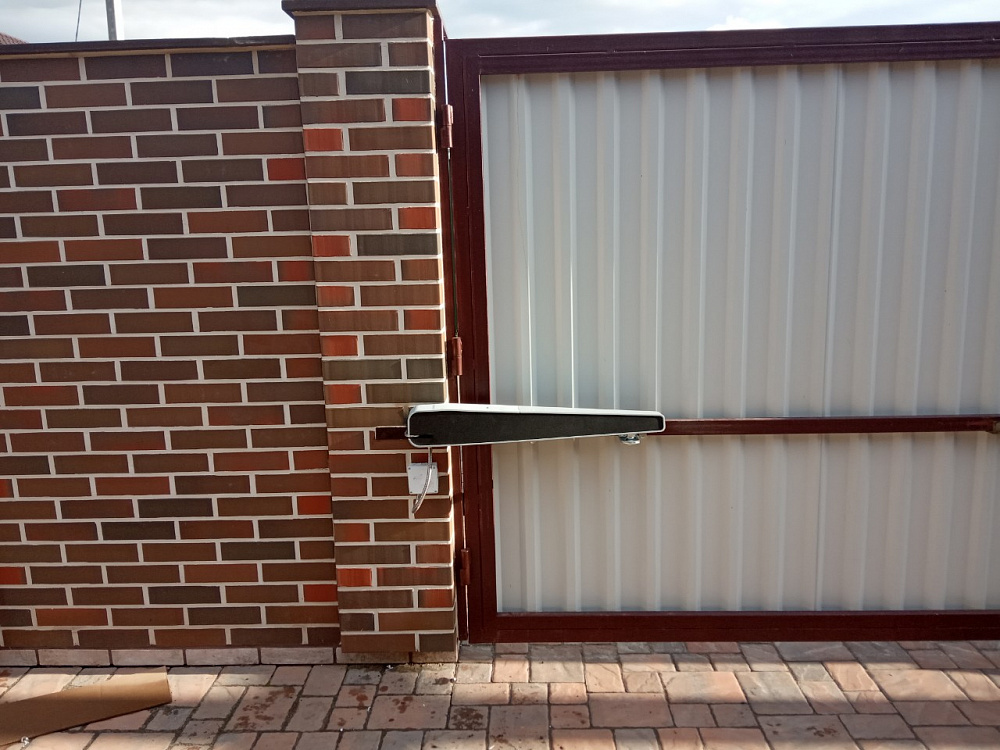 Ворота распашные с автоматикой Comunello Abacus