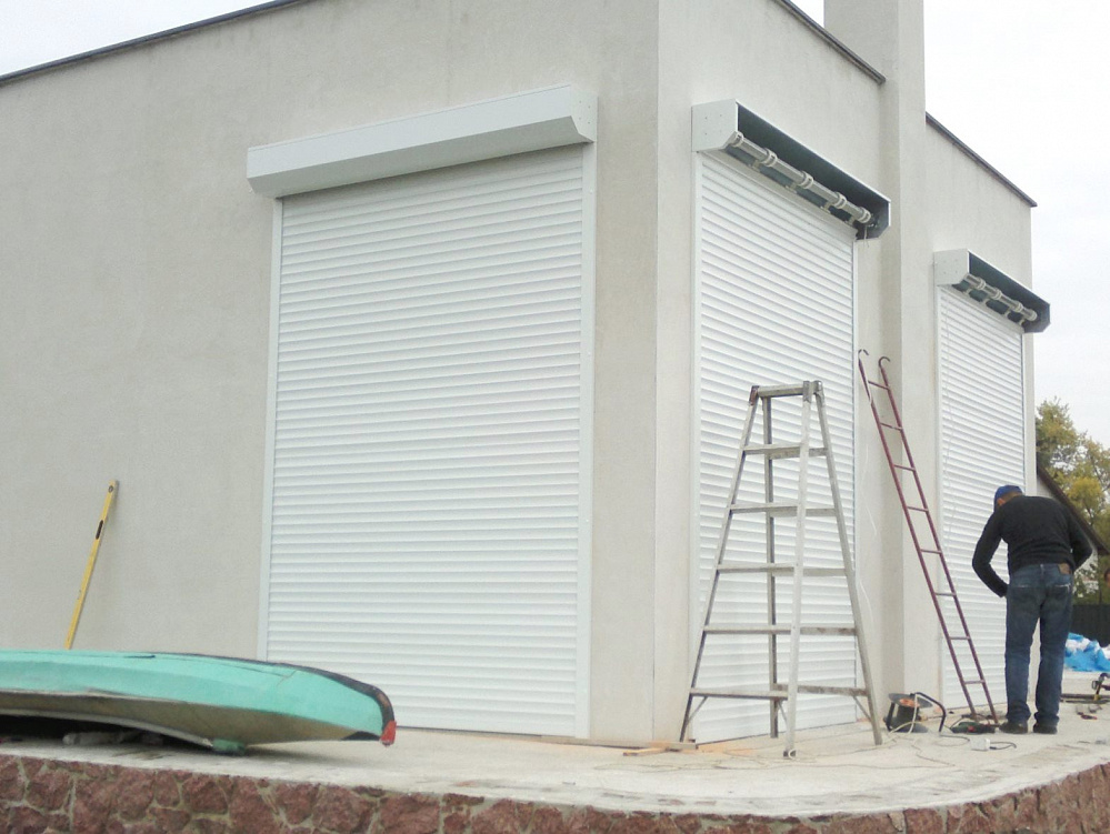 Автоматические роллеты из алюминиевого экструдированного профиля.  