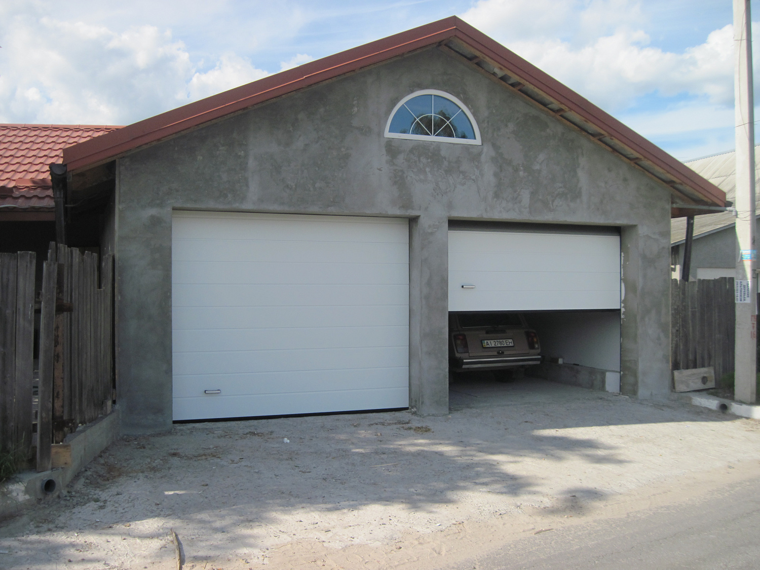 Ворота гаражные Алютех. Панель М-гофр, цвет белый,торсионные пружины.