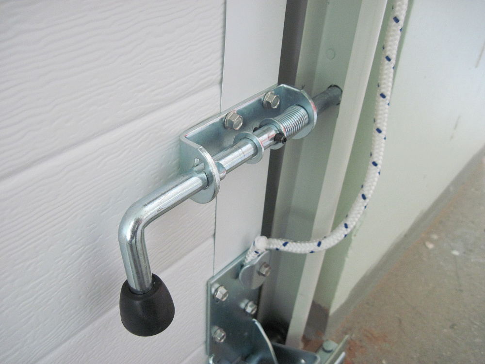 Секционные ворота Classic микроволна c антикоррозиционным покрытием. 