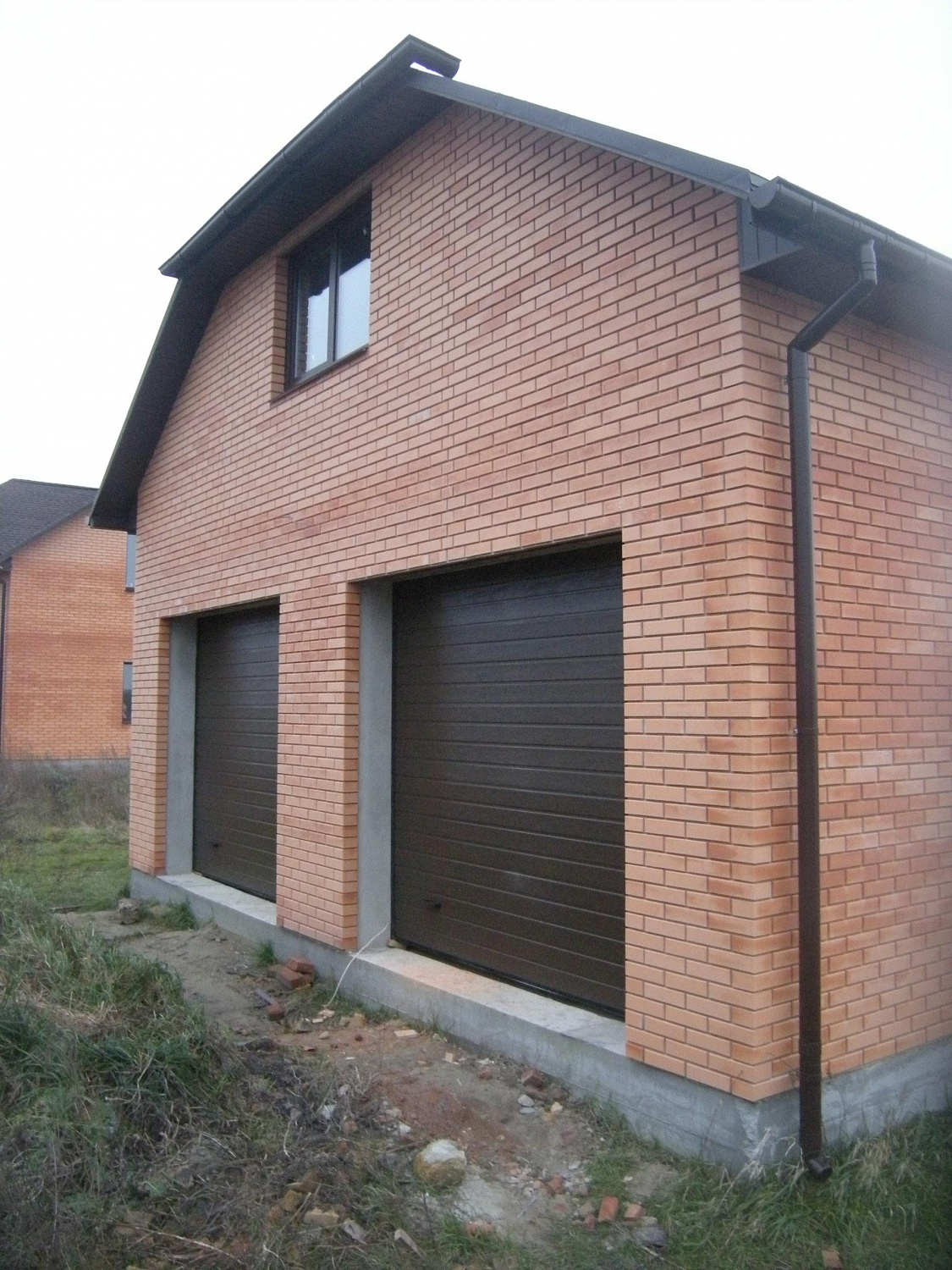 Ворота секционные Алютех. S-гофр RAL 8014