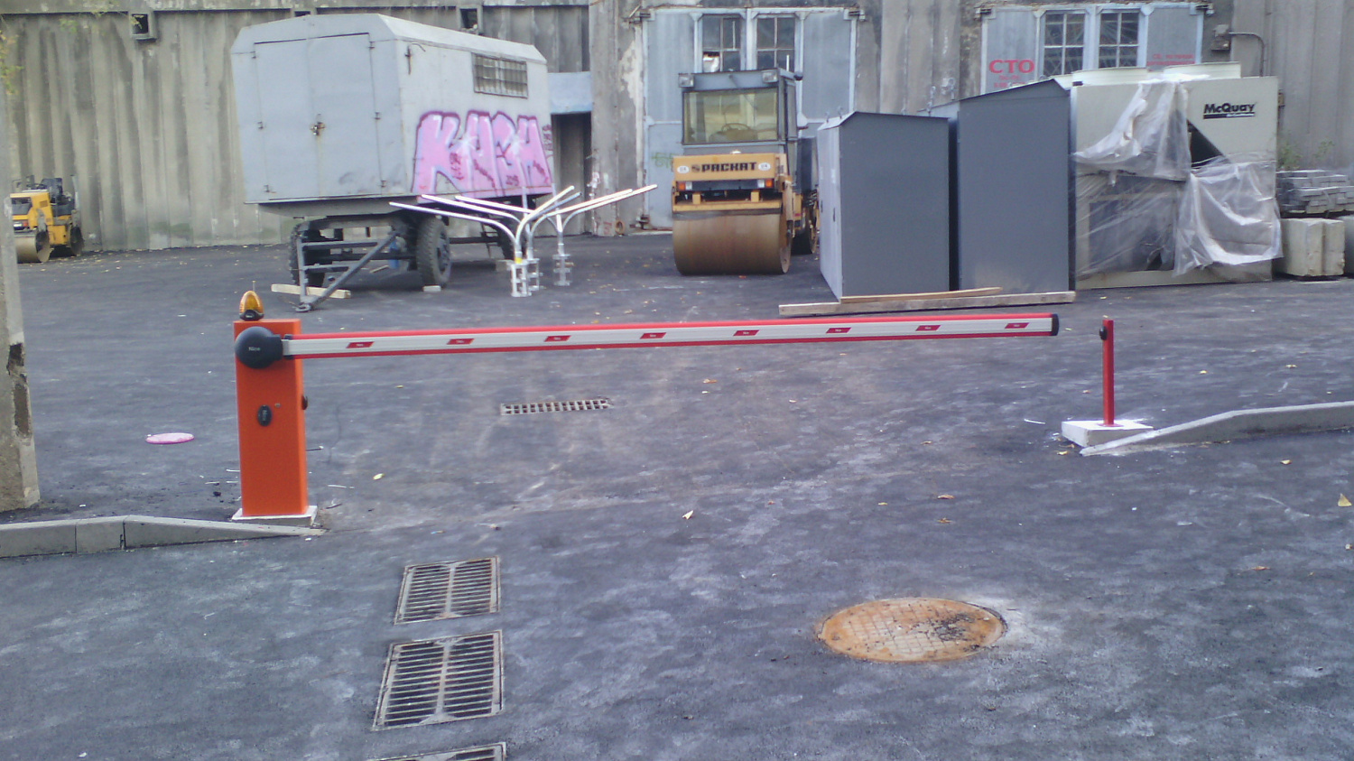 Шлагбаум Wil4 c зламом стріли.