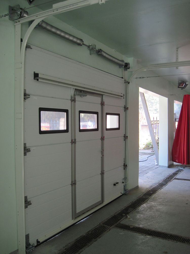 Секционные ворота Classic микроволна c антикоррозиционным покрытием. 