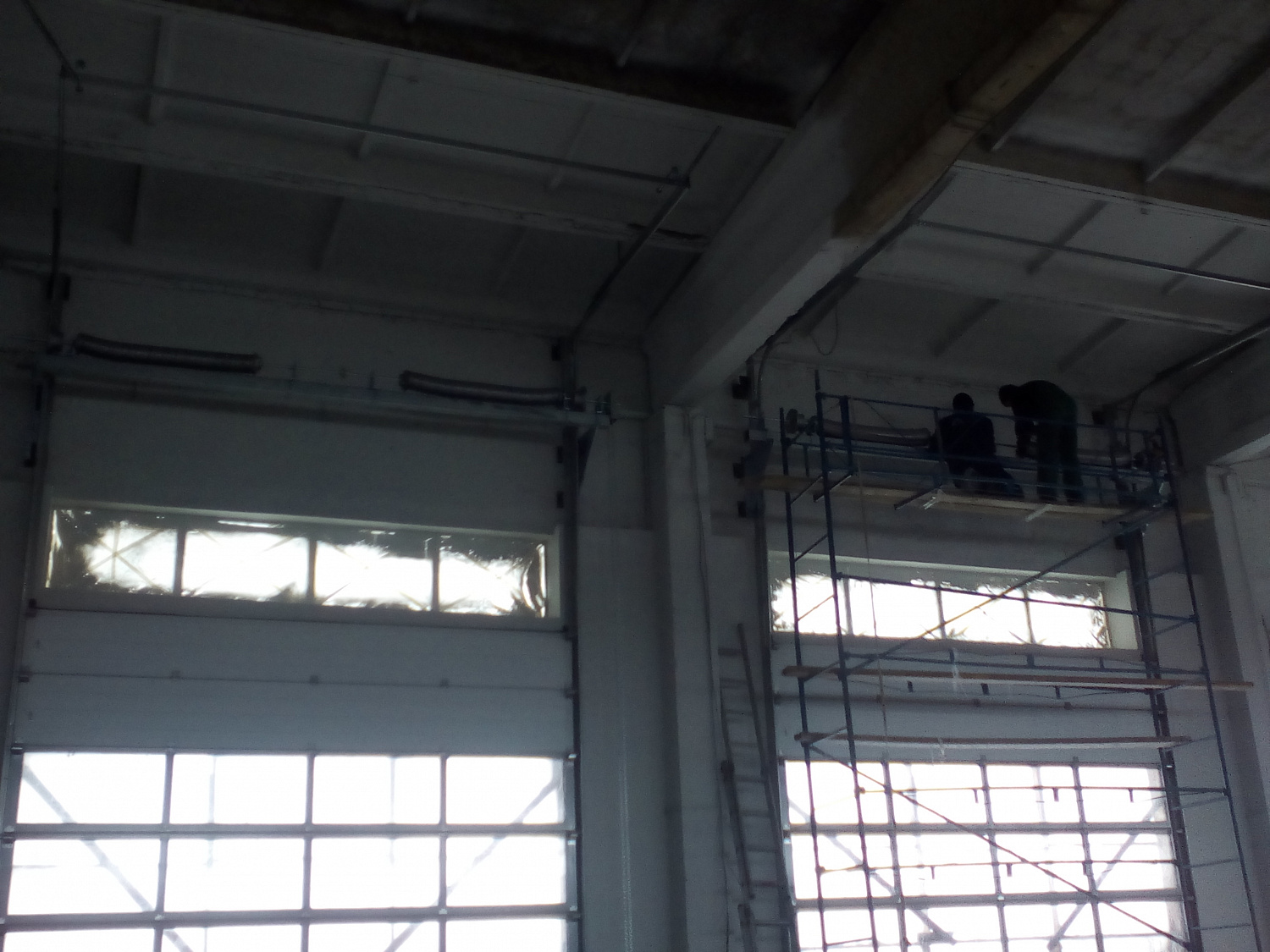 Промышленные секционные ворота Alu Therm