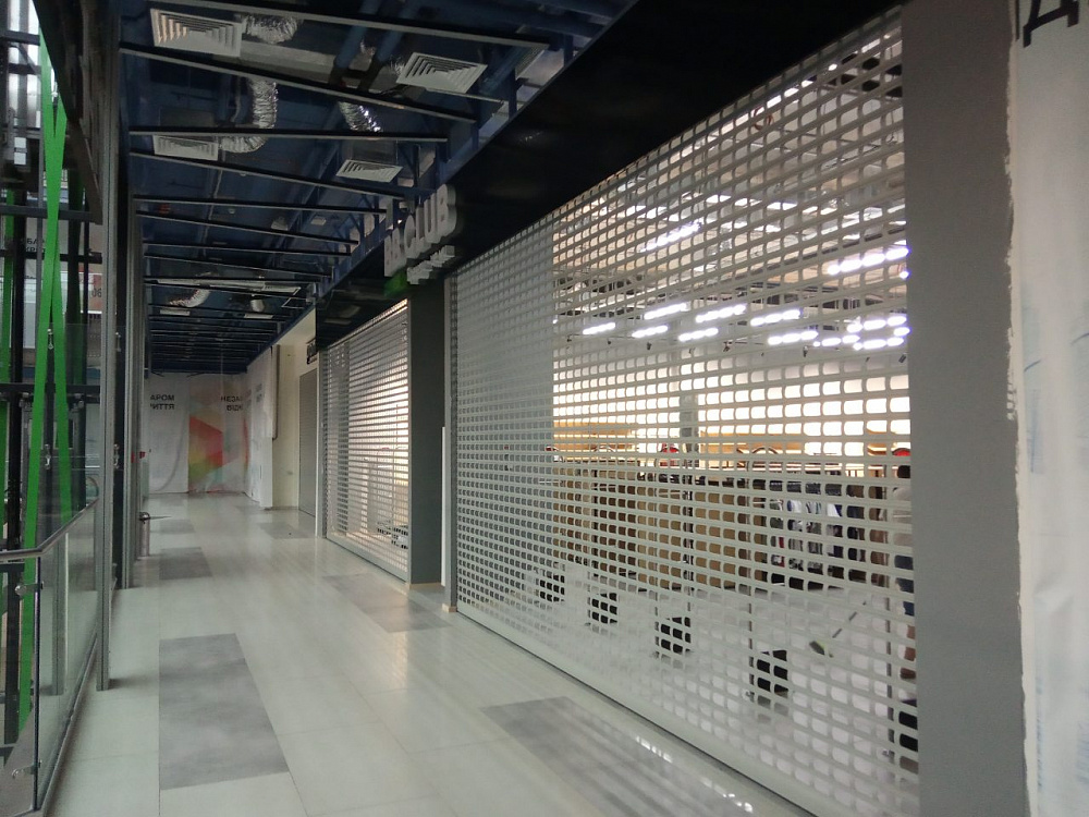 Роллетные решетки автоматические  в торговом центре Oasis Магазин BB Club