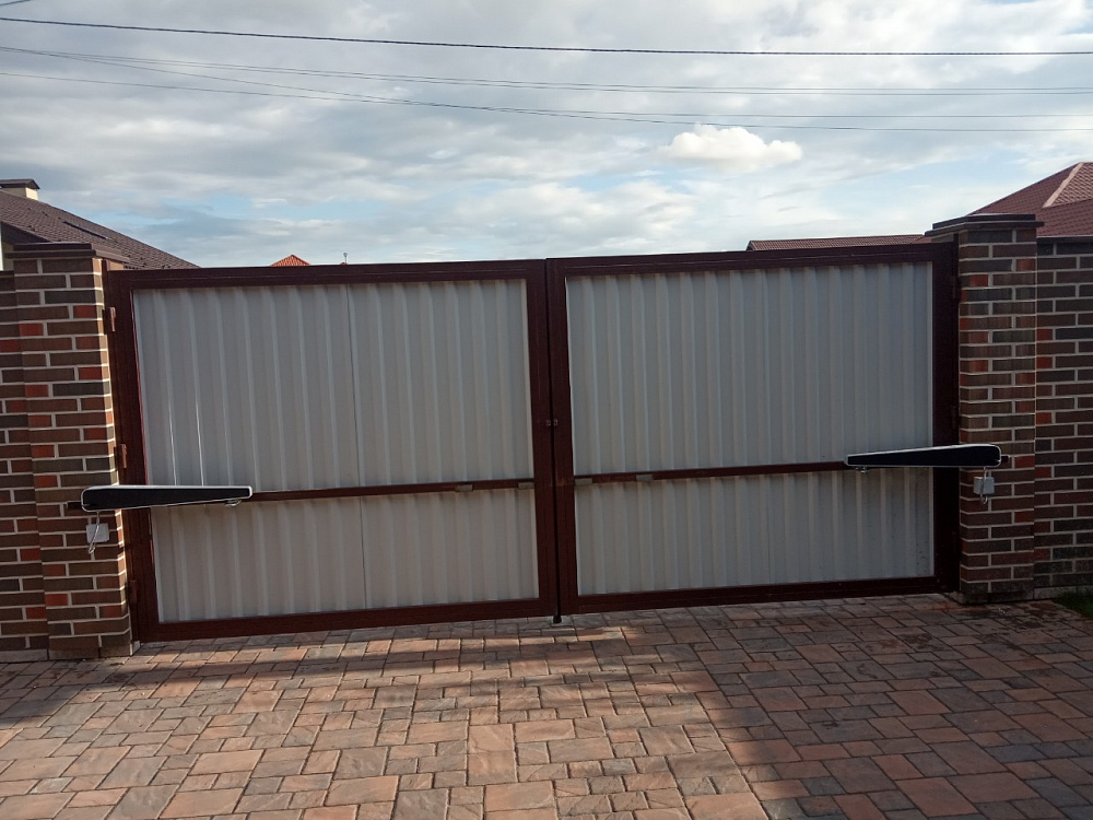 Ворота распашные с автоматикой Comunello Abacus