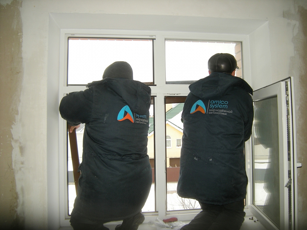 Защитные роллеты на окна. Гатное