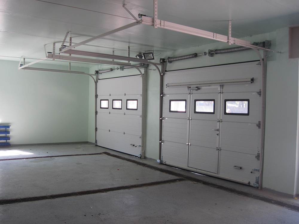 Секционные ворота Classic микроволна c антикоррозиционным покрытием. 