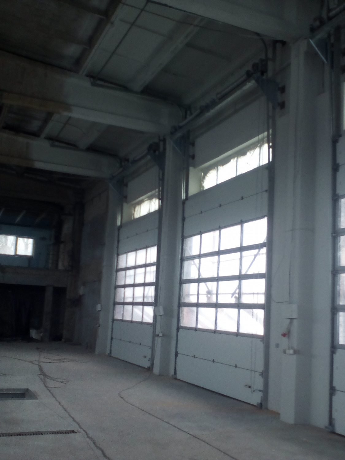 Промышленные секционные ворота Alu Therm