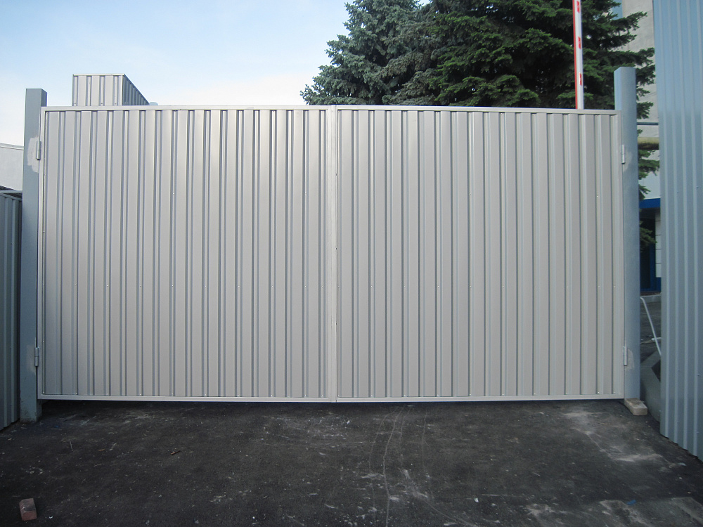 Въездная группа завода Фарма Стар. Киев