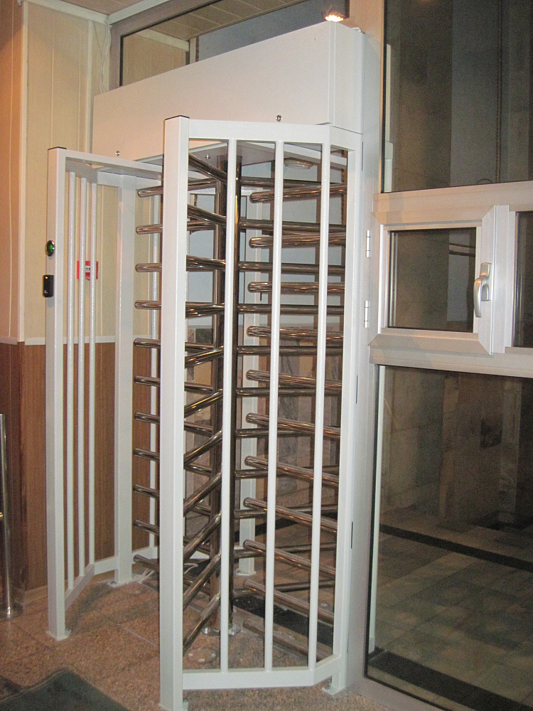 Турникет полноростовой однопроходной.Модель SESAME корпус стальной окрашенный, ротор н/ж полированный.