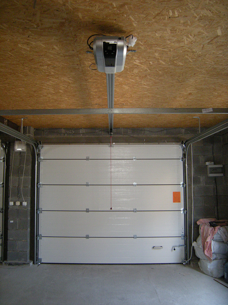 Ворота секционные автоматические Trend с пружиной растяжения.