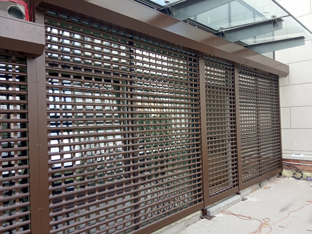 Автоматические роллетные решётки Alutech. Киев Жилой комплекс Бульвар Фонтанов.