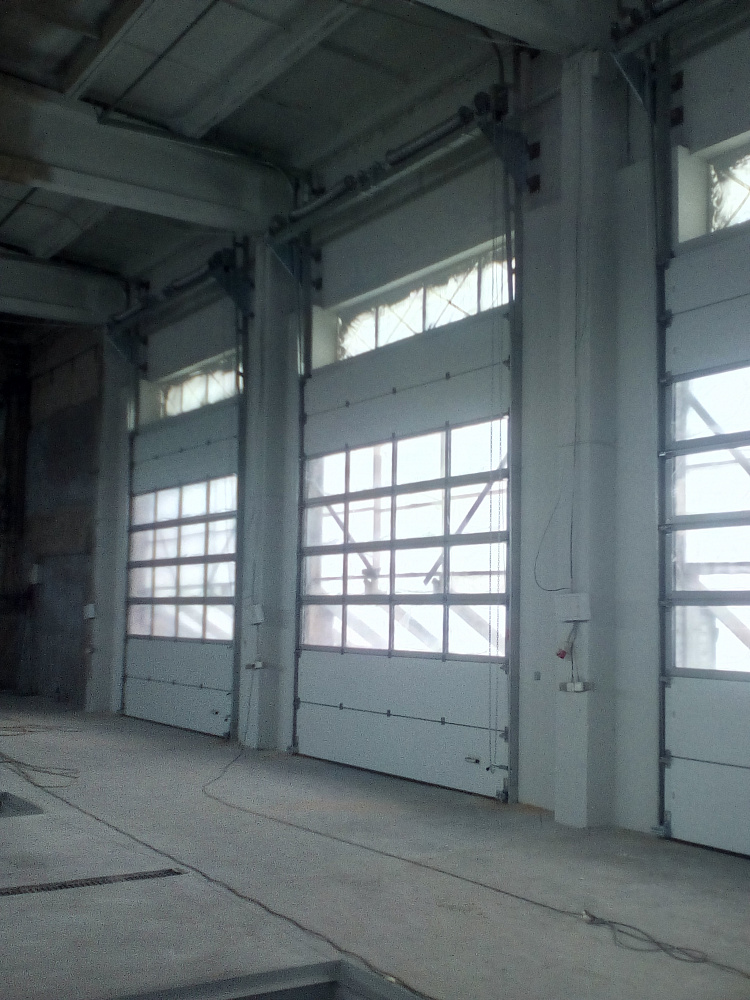 Промышленные секционные ворота Alu Therm