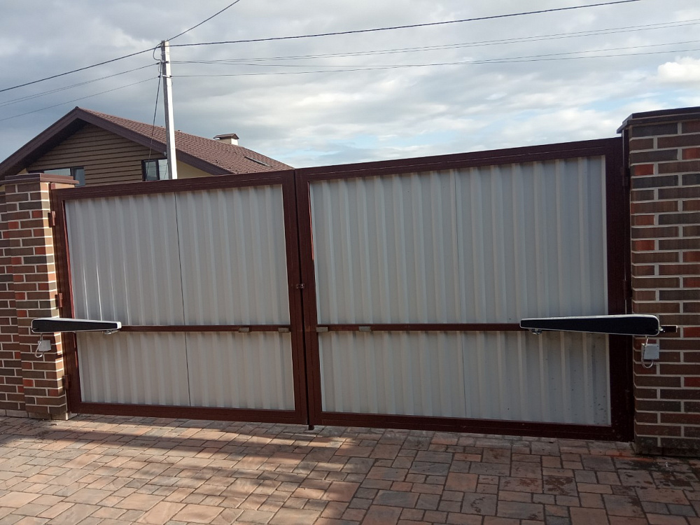 Ворота распашные с автоматикой Comunello Abacus